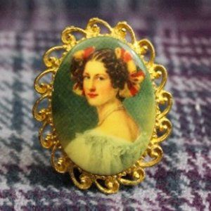 Vintage Ceramic Transfer Woman Cameo Pin Brooch